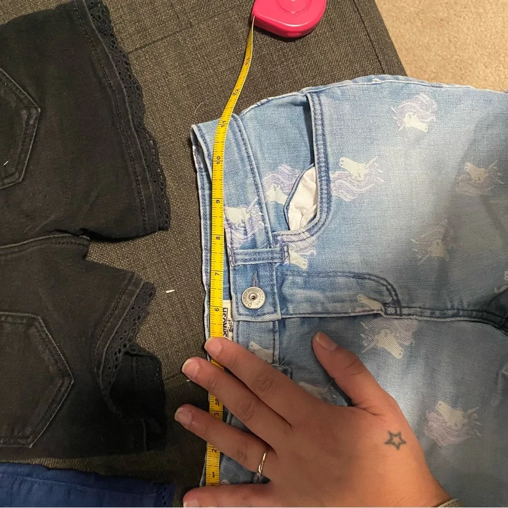 4 pairs of Girls denim shorts 6/6x